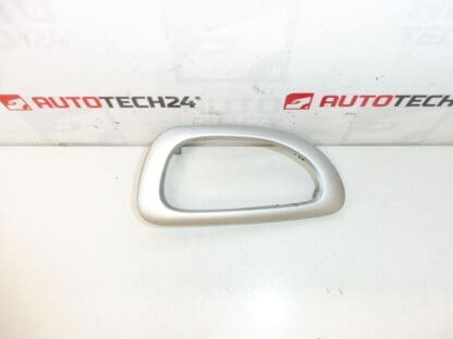 Kryt vnútornej kľučky ľavých predných dverí Peugeot 307 9634769877 9119K1