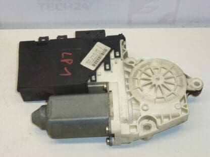 Motor sťahovania ľavého predného okna Citroën C5 9637541280 9221P4