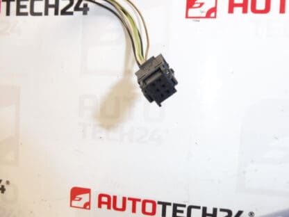 Pravé zrkadlo Peugeot 307 EZWD ľahko odreté 8149AX