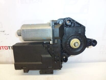 Motor stahovania pravého predného okna Peugeot 307 9634457480 9222N3 - Image 2