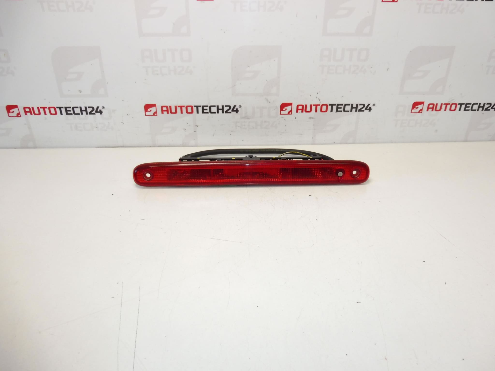 Tretie brzdové svetlo použité Citroën C1 Peugeot 107 1606372780
