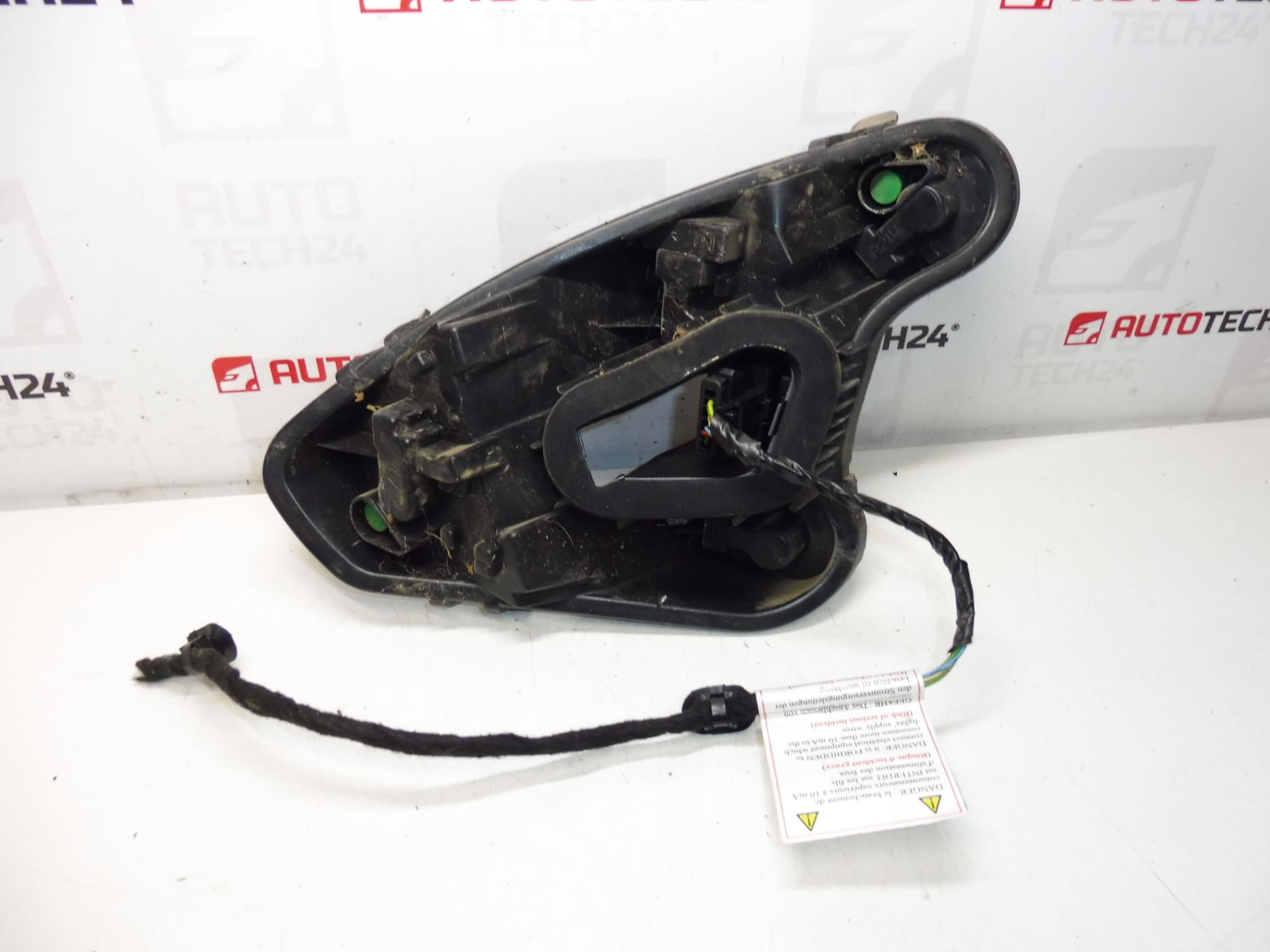 Peugeot 308 Hatchback objímka žiarovky zadného pravého svetla 1606959180 – Obrázok 2