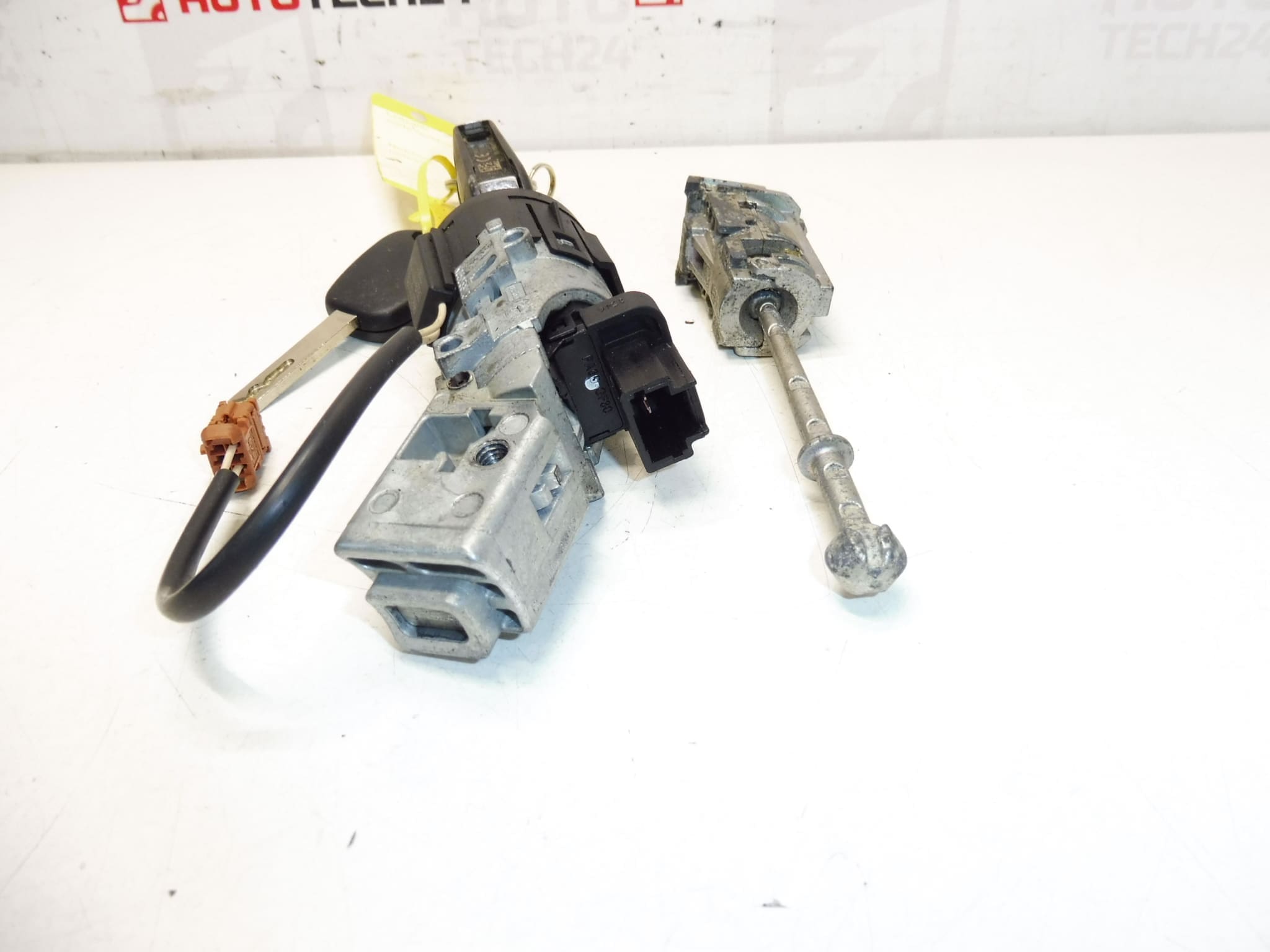 Sada zámkov plus 2x kľúč Citroen C-Elysée 9678792780 – Obrázok 2