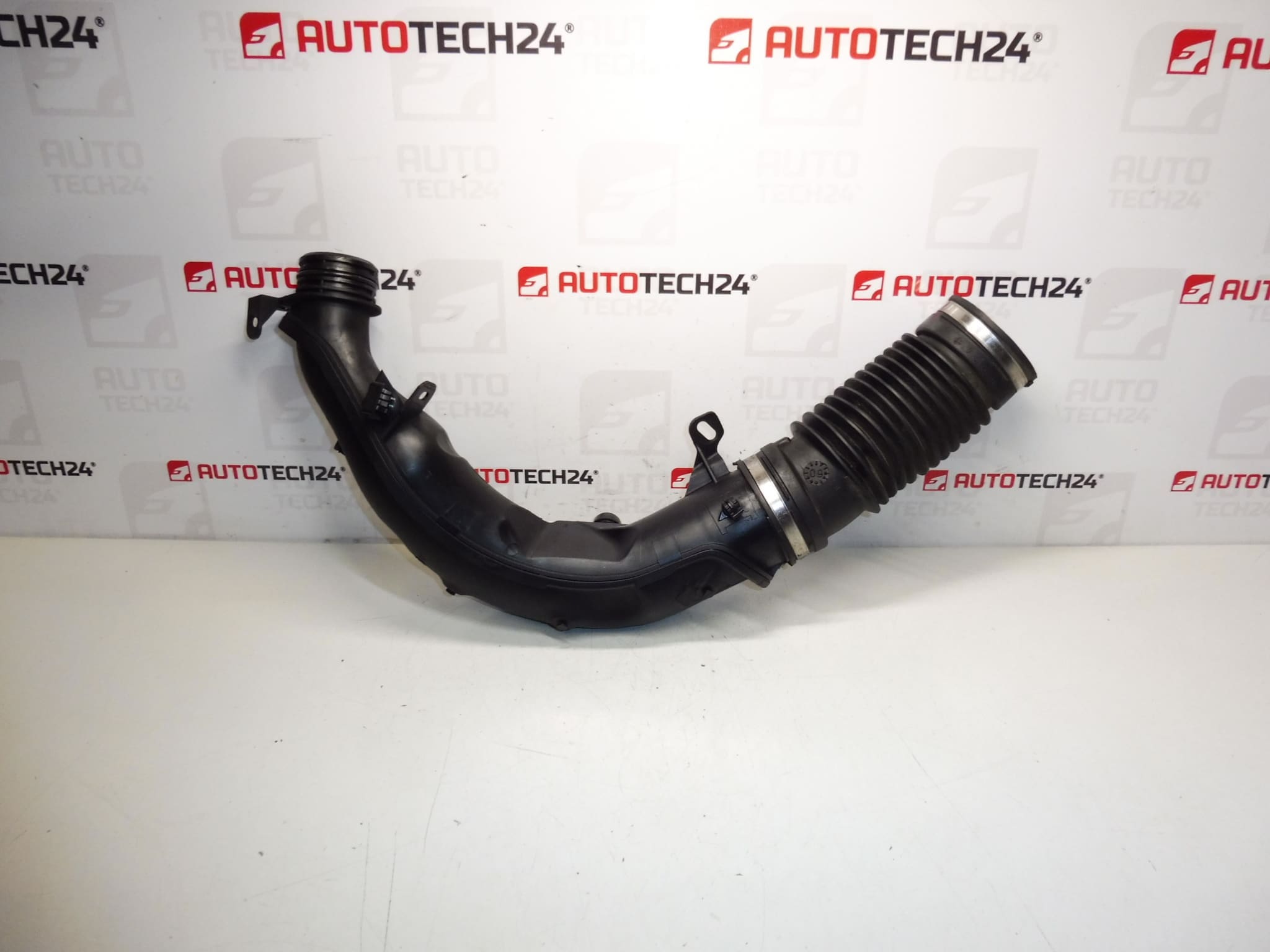 Vzduchová prípojka Citroën Peugeot 2.0 HDI RH02 9685498280 1434E6