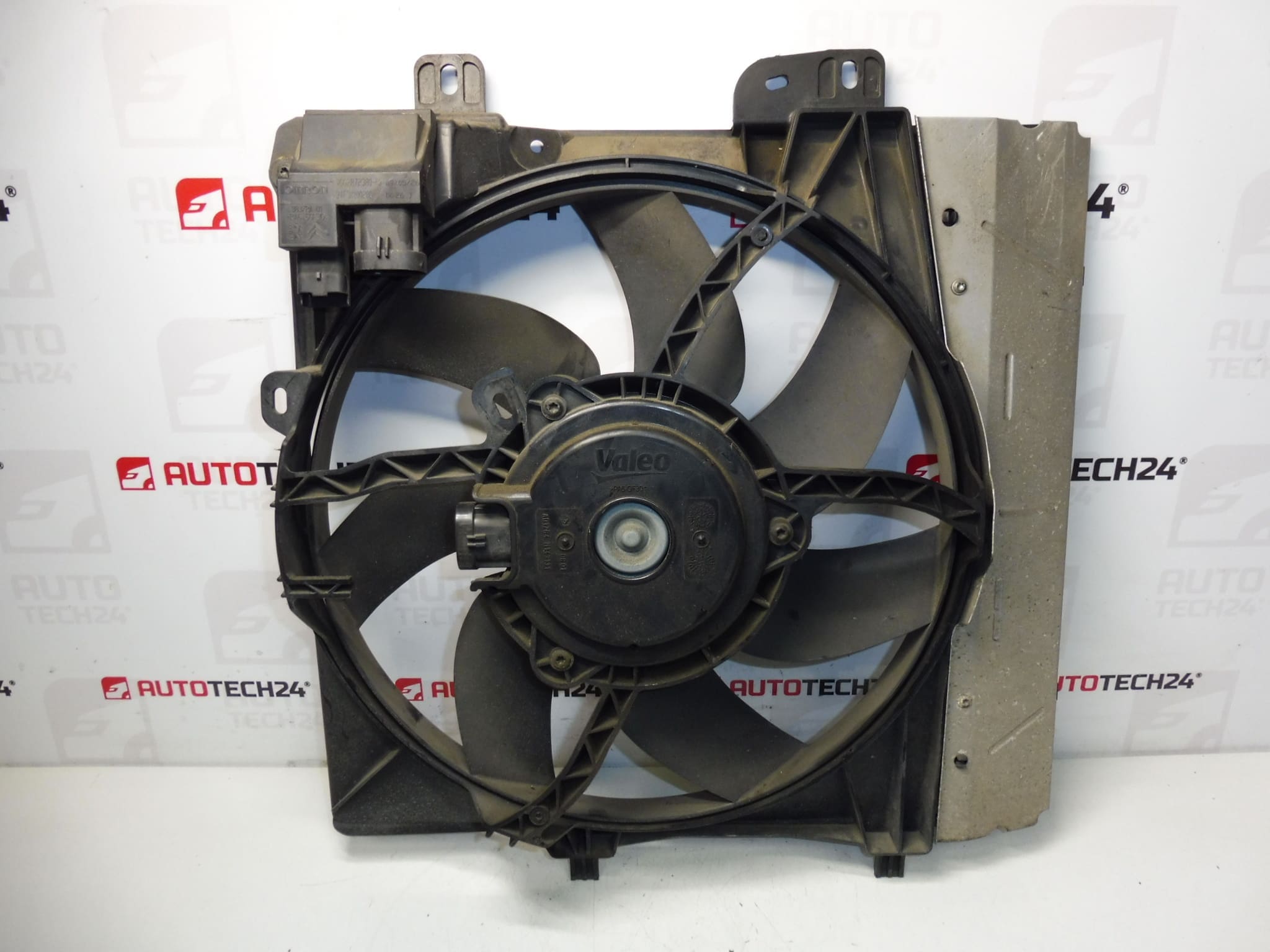 Ventilátor chladiča Citroën Peugeot 9653804080 9682902080 1253P8 – Obrázok 2